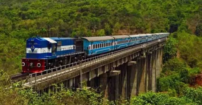 കൊങ്കൺ റെയിൽവേയിൽ മൺസൂൺ കാലയളവിലെ സമയമാറ്റം ജൂൺ 15 മുതൽ ട്രെയിനുകൾക്ക് പുതിയ സമയക്രമം