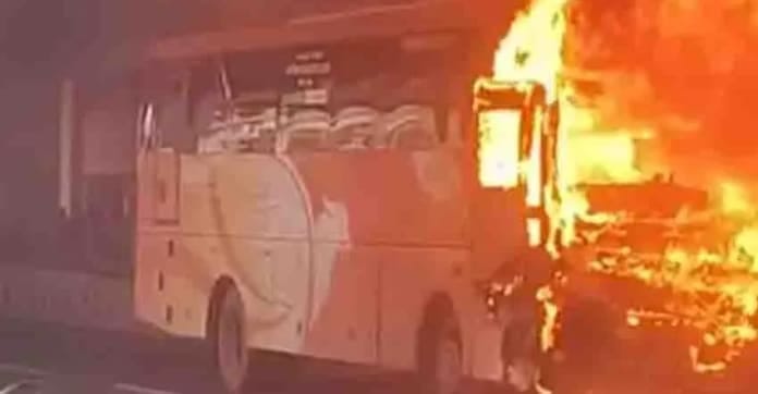 ബെംഗളൂരുവില് കെഎസ്ആര്ടിസി സ്വിഫ്റ്റ് ബസിന് തീപിടിച്ചു: യാത്രക്കാര് അത്ഭുതകരമായി രക്ഷപ്പെട്ടു