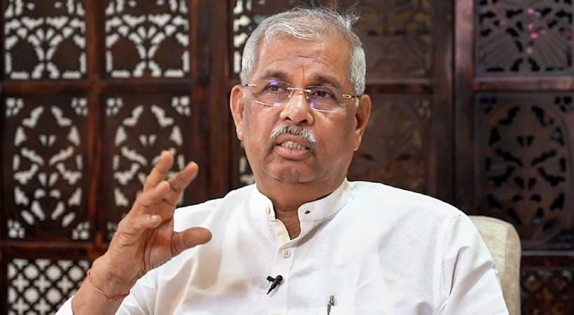 ‘ഞാൻ വന്ദേമാതരം പൂർണ്ണമായും പാടും’; വിവാദങ്ങളിൽ നിലപാട് വ്യക്തമാക്കി ഗവർണർ രാജേന്ദ്ര അർലേക്കർ